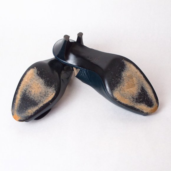 Bruno Magli Vintage Size 10 B Heeled Peep Toe Sandals with Polka Dot Bow - Picture 5 of 14